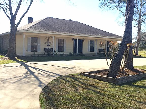 Circle driveway