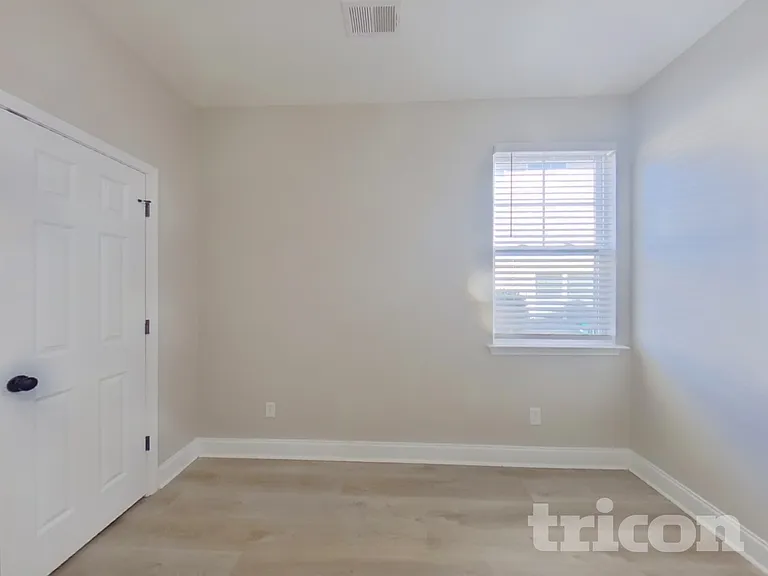 338 Bronze Dr — Photo 12