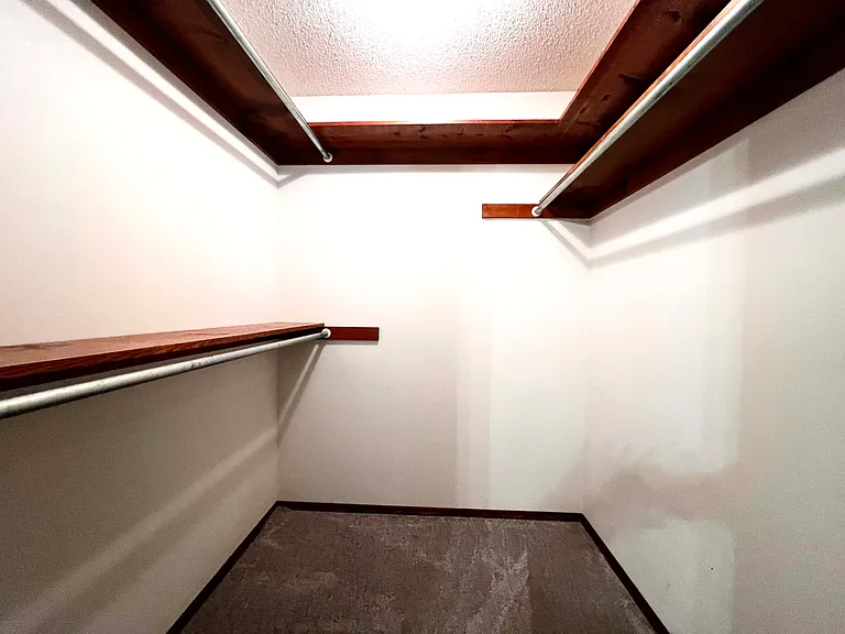1120 W Maplewood St — Photo 15