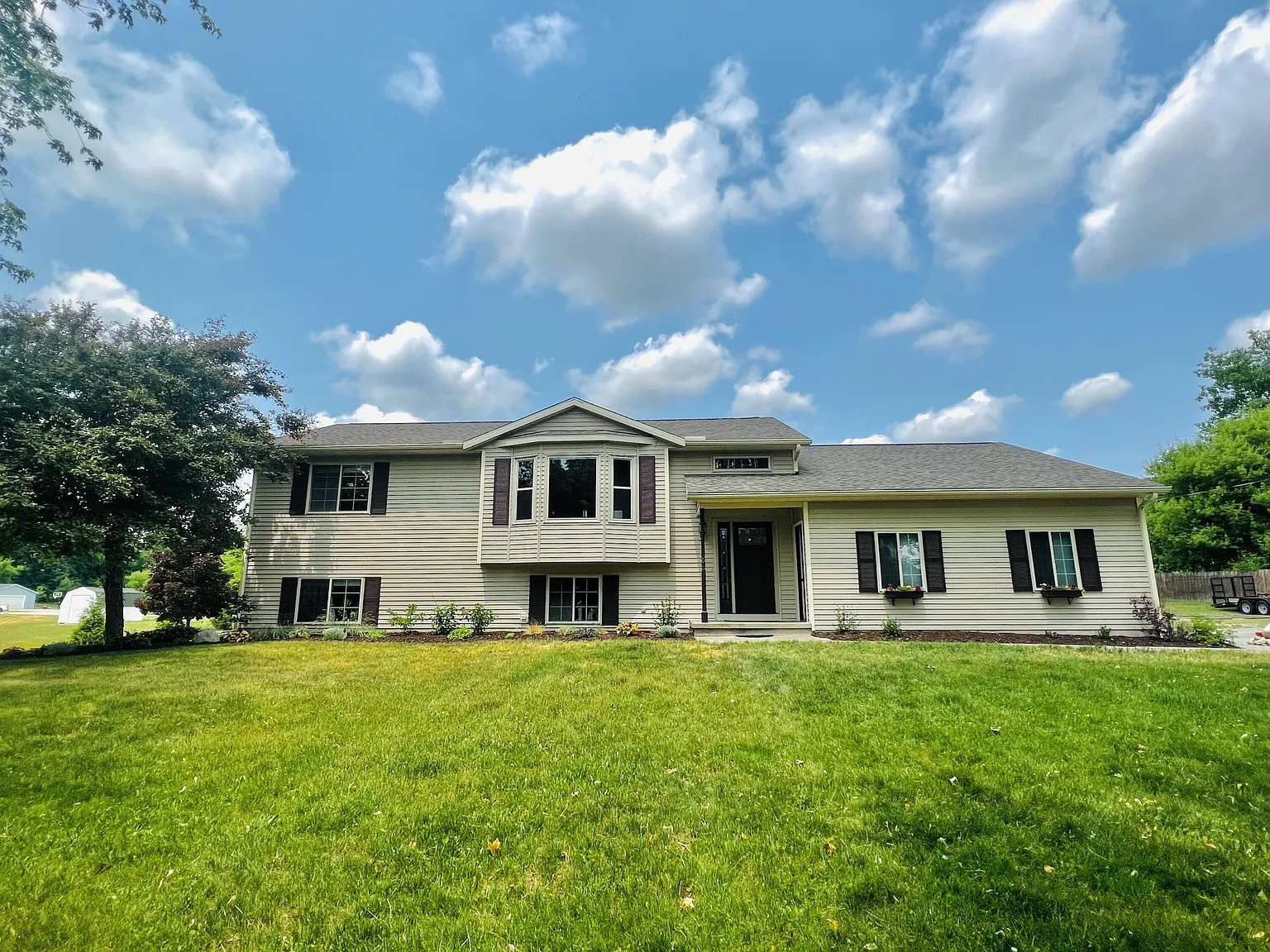 7383-17 Mile Rd NE photo 1