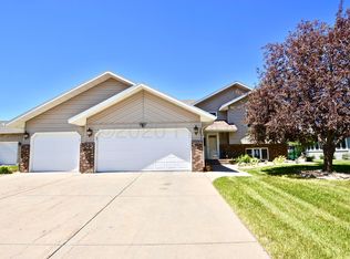 2831 33rd St S, Fargo, ND 58103