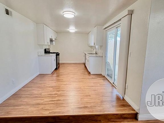 4th image of 8410 Burnet Ave #6