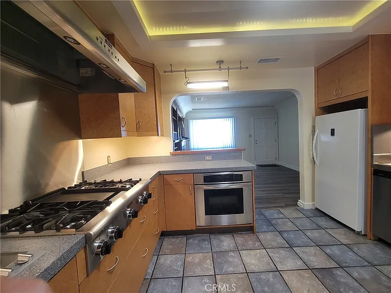 1884 Jaybrook Dr — Photo 13