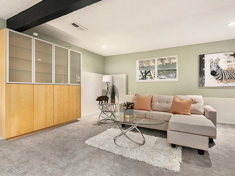 5265 Highland Dr — Photo 8