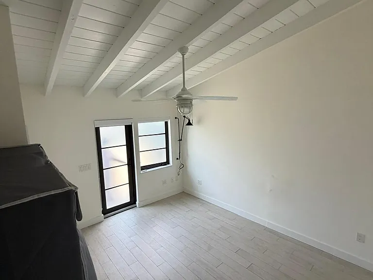 6330 SW 17th St — Photo 9