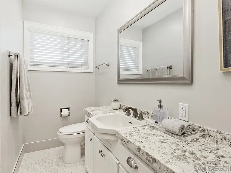 852 Olive Ave — Photo 11
