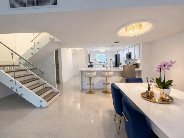 2308 NE 7th St #29, Hallandale Beach, FL 33009