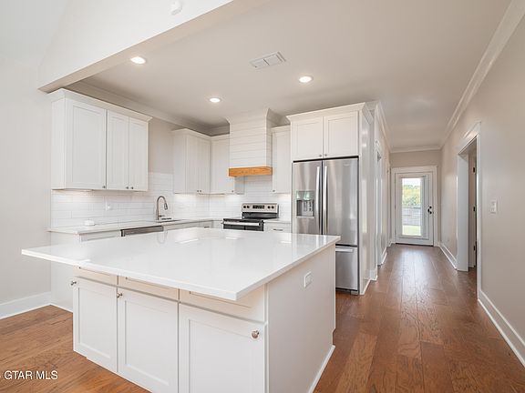 5th image of 23 Steele Rd