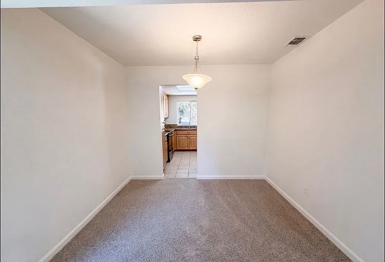 3 bed, 1882 sqft, $2,000 — Photo 4