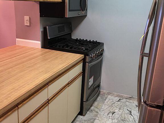 2nd image of 3171 Whitney Avenue #1G