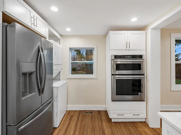 2081 Durham Rd — Photo 8