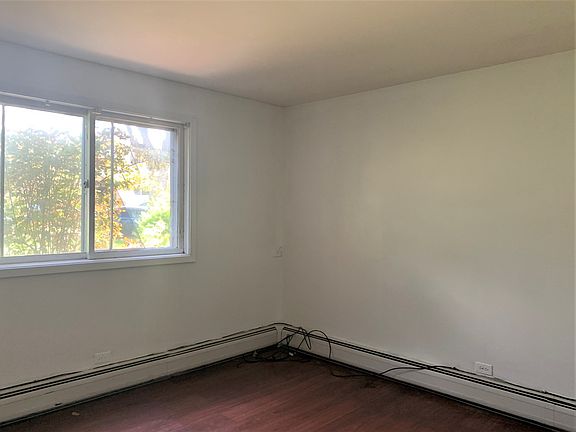 5th image of 1698 Alison Dr #1