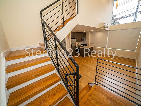 4th image of 11-42 31st Ave #1
