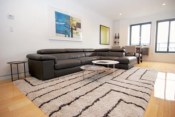 Sold by Urban Luxe | media 8
