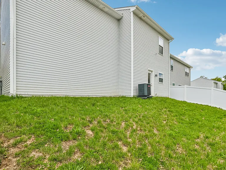 572 Auld Farm Cir — Photo 31