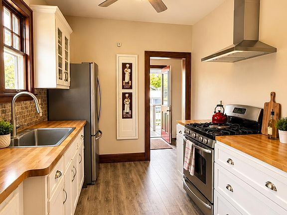 4th image of 26 Springbrook Road