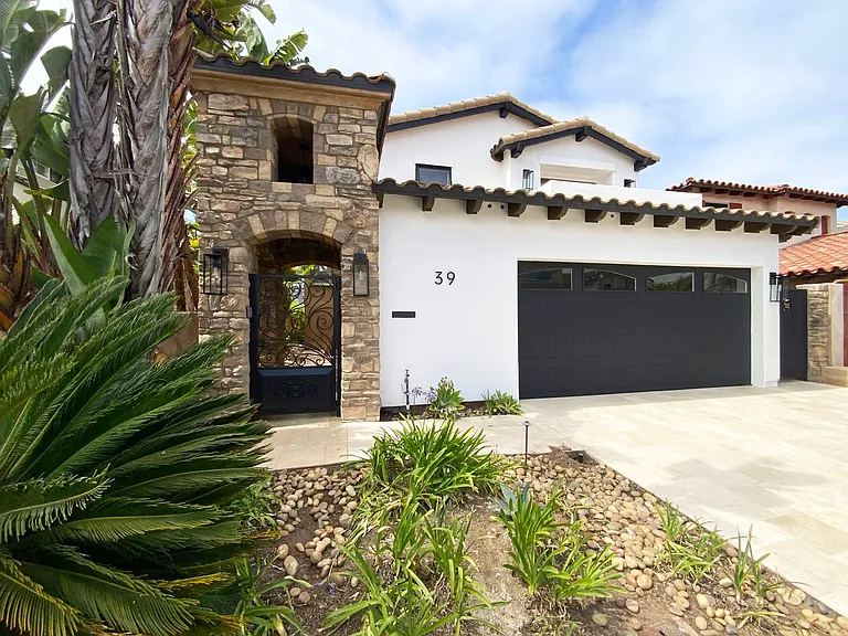 39 Green Turtle Rd — Photo 1