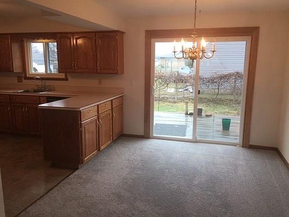 4th image of 2921 Logan Dr