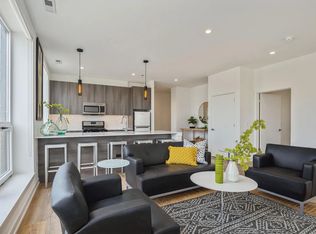 2803 W Henderson St UNIT 205, Chicago, IL 60618