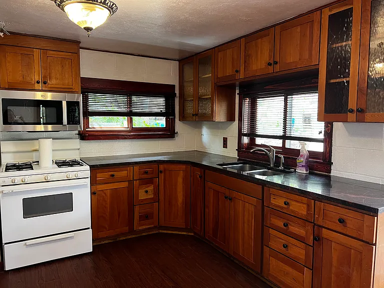 1482 Valley View Dr #A — Photo 9