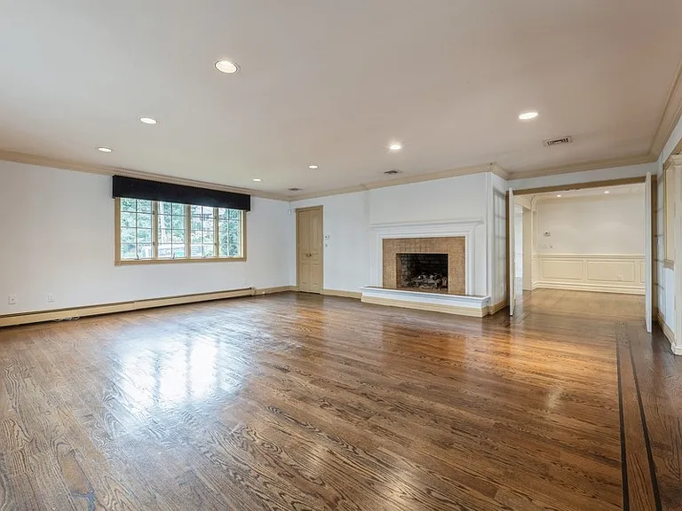 166 Churchill Rd — Photo 15