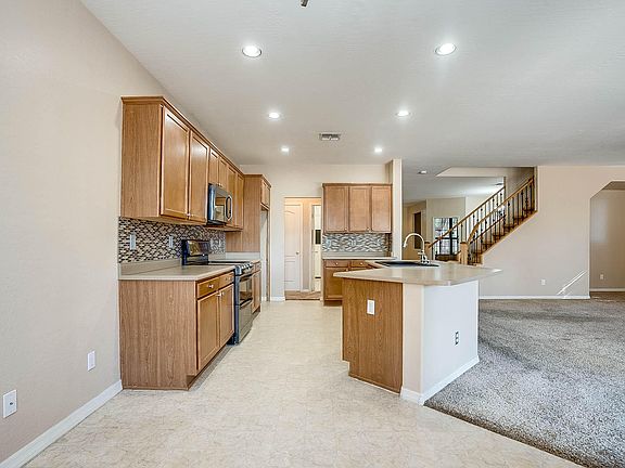 4th image of 2626 E Elmwood Pl