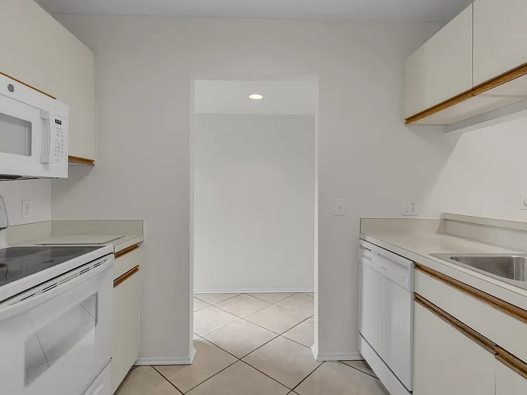 43 Plantation Dr #106 — Photo 2
