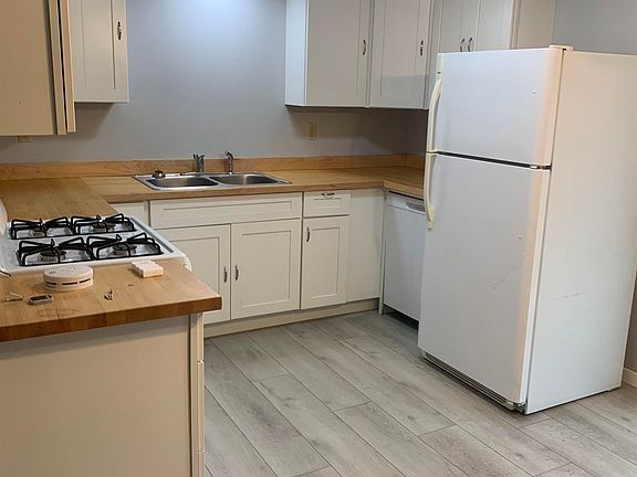3rd image of 3111 Cresthill Ln