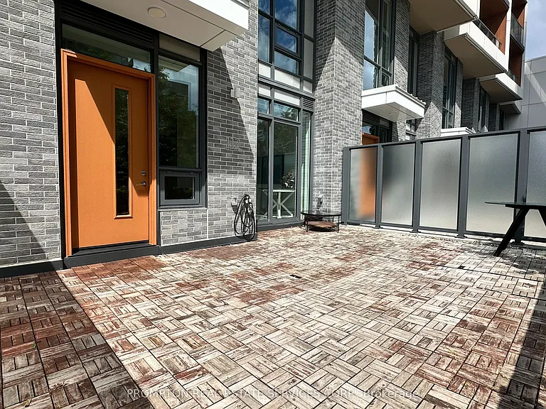27 McMahon Dr #Townhouse 112 — Photo 23