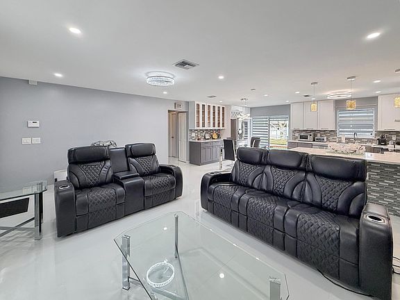 5th image of 110 Bobwhite Road