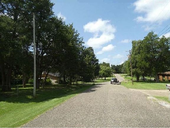 Exterior Neighborhood (street photo)