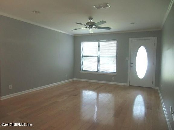3rd image of 2501 Arlex Dr E
