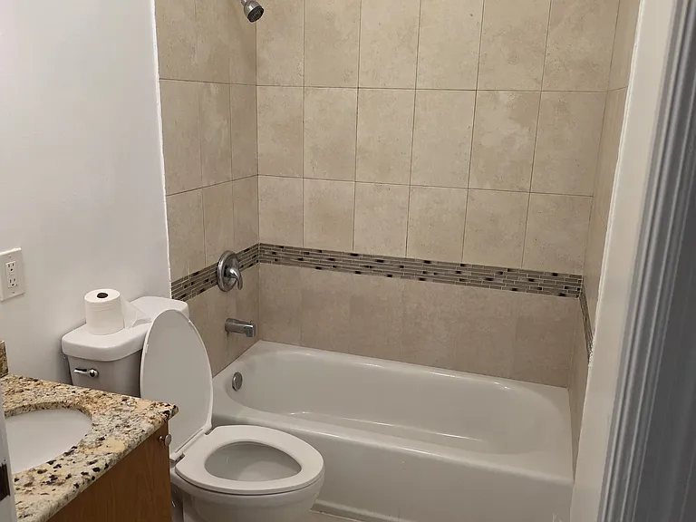 4317 NW 14th Ave #4317 — Photo 6