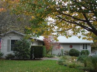 24 Whippoorwill Rd, Warwick, RI 02888