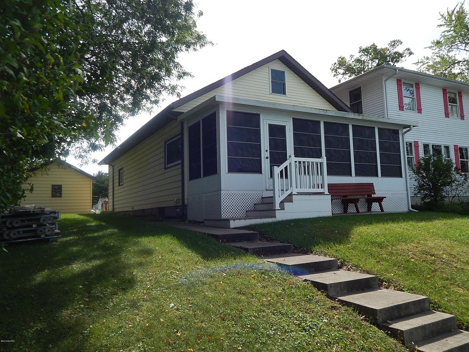 1st image of 27270 Oak Dr