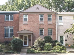 11715 N Shore Dr, Reston, VA 20190