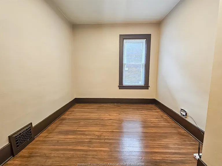 1342 Parent Ave #UPPER — Photo 15