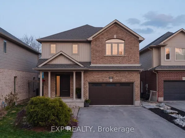 631 Woodlawn Pl, Waterloo, ON N2T 0A1