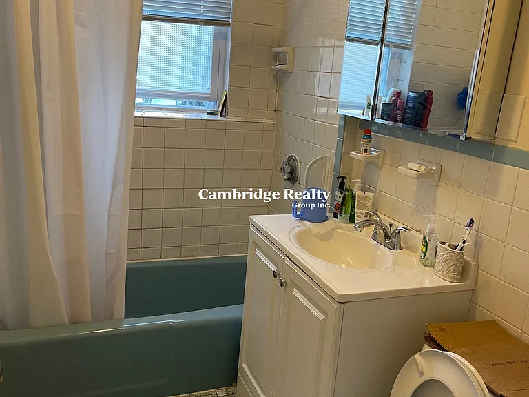 402 Highland Ave #2T — Photo 4