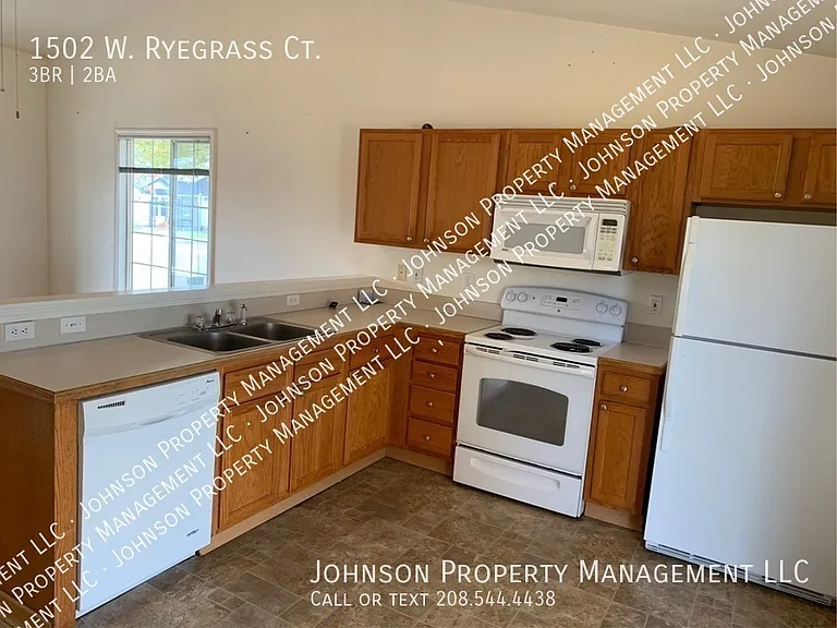 1502 W Ryegrass Ct — Photo 3