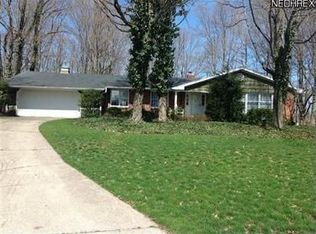 5562 Ericson Ln, Willoughby, OH 44094