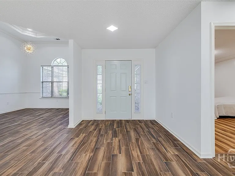108 Village Lake Dr — Photo 5