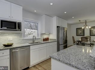102 James Dr SW, Vienna, VA 22180