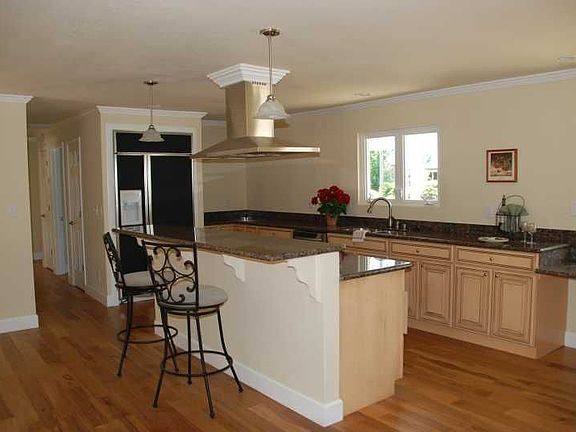 2nd image of 550 Stanton Dr