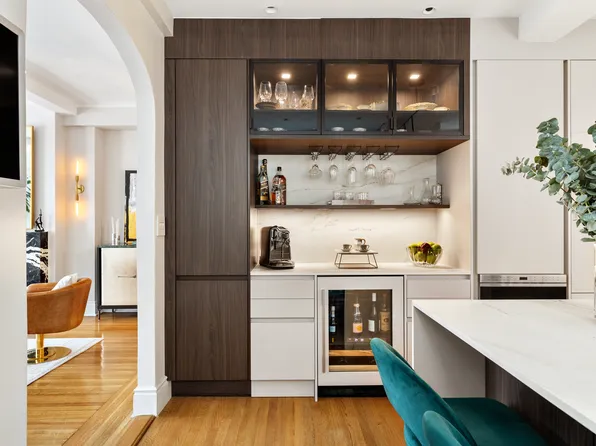 125 East 74th Street 4B image 2 of 15