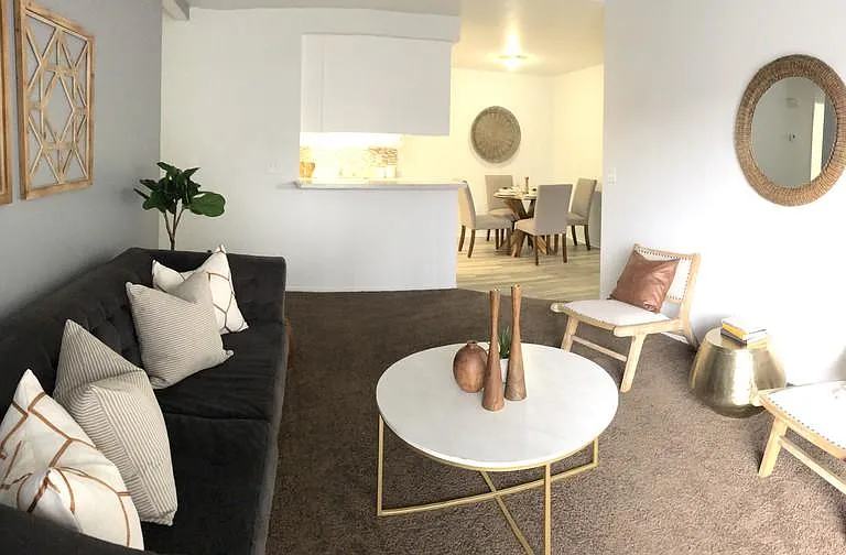 Goodmanor Apartments — Photo 9