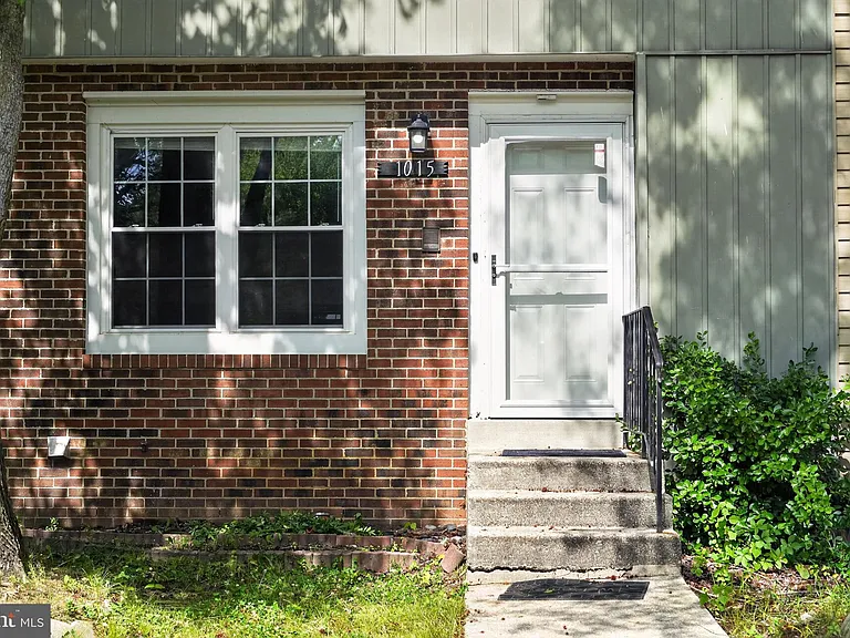 1015 Saint Michaels Dr — Photo 49