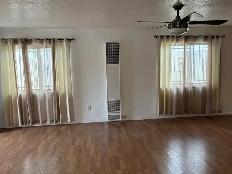 2733 Palomas Dr NE — Photo 12