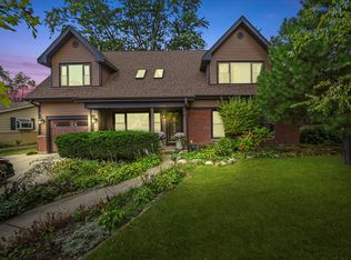 836 Bonita Ave, Elk Grove Village, IL 60007