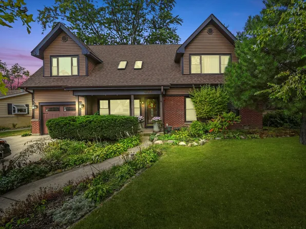 836 Bonita Ave, Elk Grove Village, IL 60007